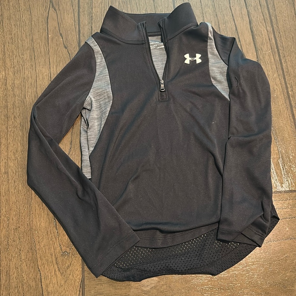 Girls’s Under Armour Jacket youth small velocity 1/2 zip long sleeve